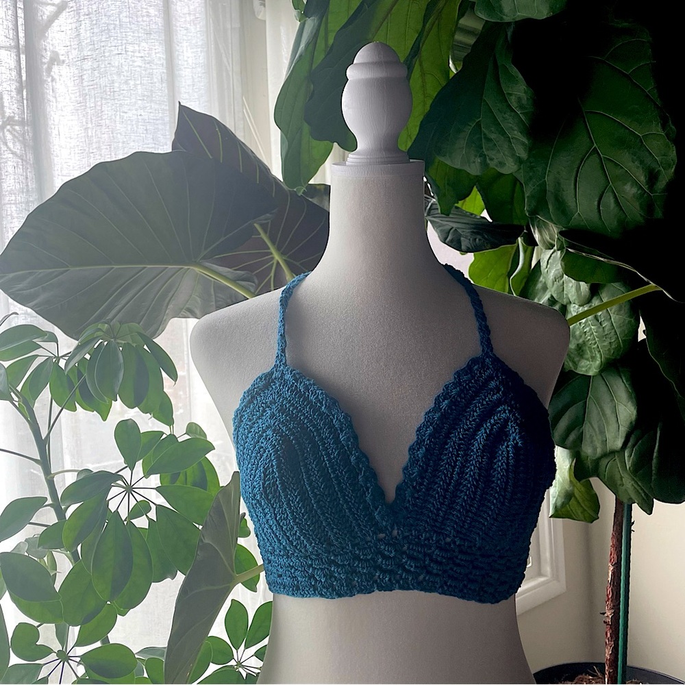 Blue knitted bikini set
